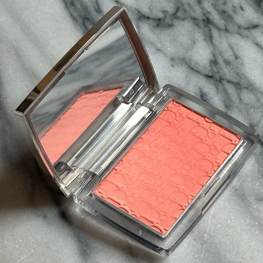 Dior Backstage Rosy Glow Blush Shade: 004 Coral